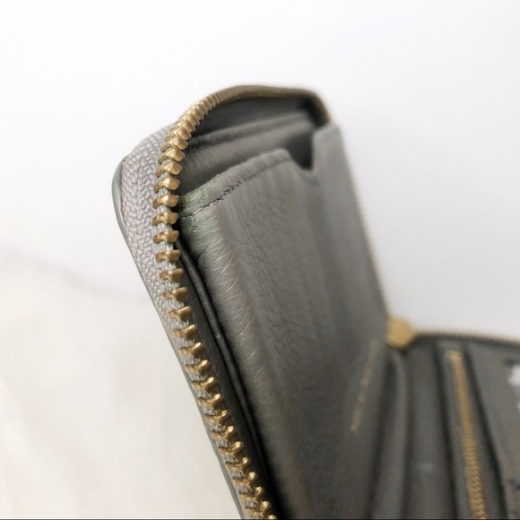 Authentic Marc Jacobs grey wallet wristlet holder - Picture 7 of 11